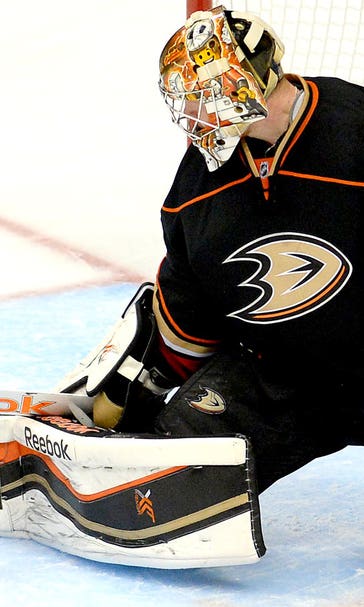 Silfverberg's last-minute goal gives Ducks win over Jets, 2-0 lead